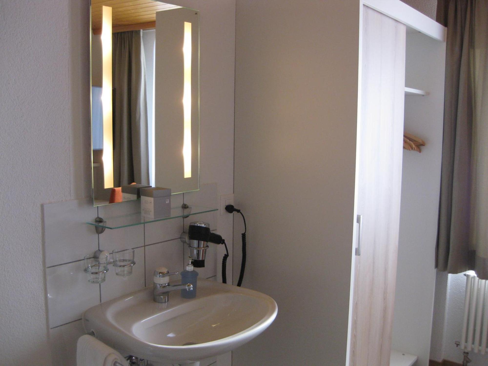 Hotel Hubertus Obergesteln Bilik gambar